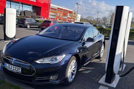 Tesla Model S 219.000 km 18.900 &euro; Düsseldorf 40225