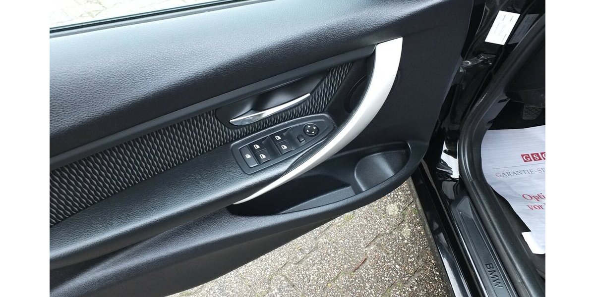 BMW 316i NAVI KLIMAAUTOMATIK 19 ZOLL PDC SHZ 99.865 km 13.408 &euro; Köln 50858