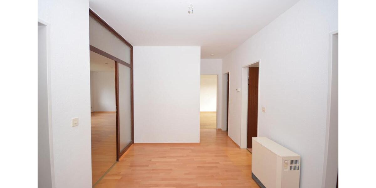 Etagenwohnung Brühl - 4 Zimmer, 96 m&sup2;, 1.150&euro; | Angebot:25097962