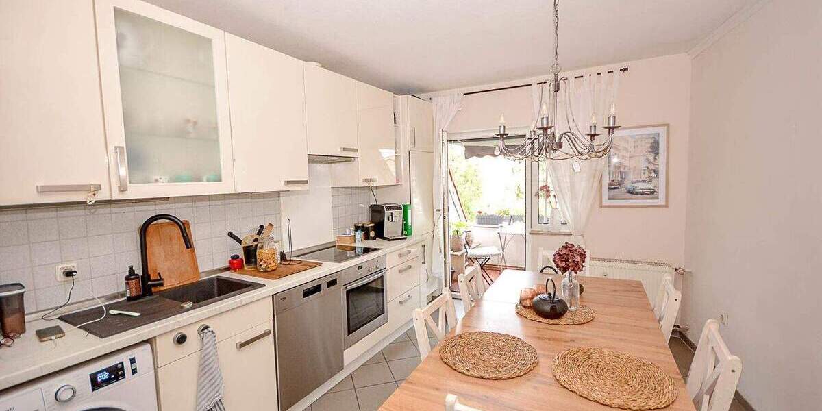 Etagenwohnung Brühl - 4 Zimmer, 124 m&sup2;, 330.000&euro; | Angebot:25748332