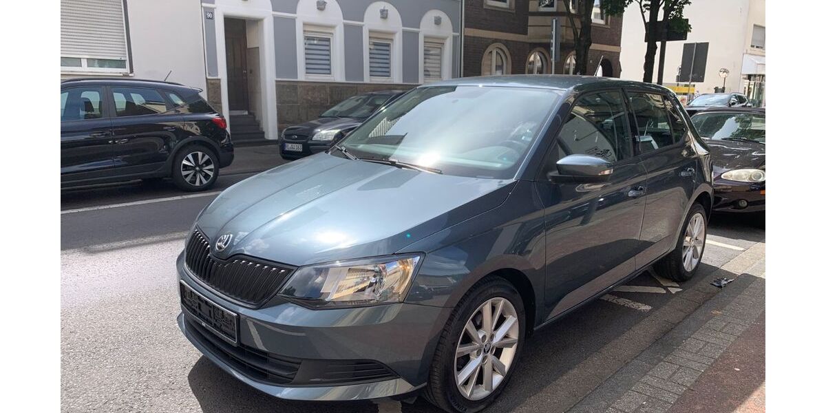 Skoda Fabia 122.500 km 6.250 &euro; Bergisch Gladbach 51465