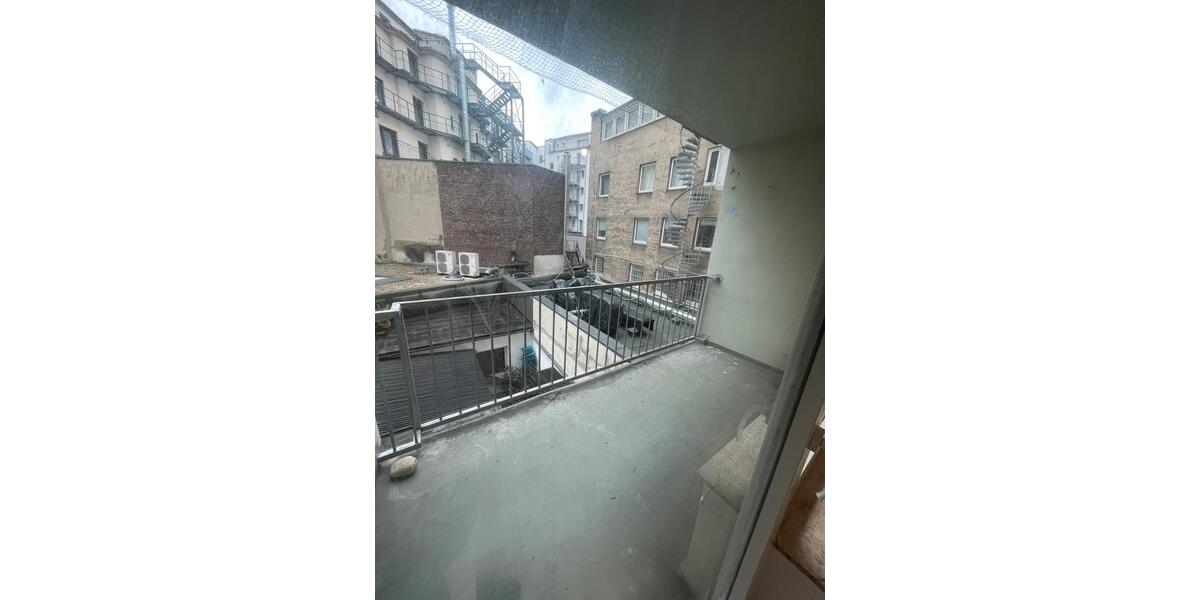 Etagenwohnung Düsseldorf Stadtmitte - 1 Zimmer, 120 m&sup2;, 737&euro; | Angebot:25718233