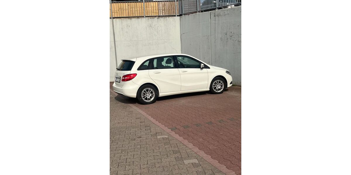 Mercedes-Benz B 180 90.200 km 12.100 &euro; Solingen 42659