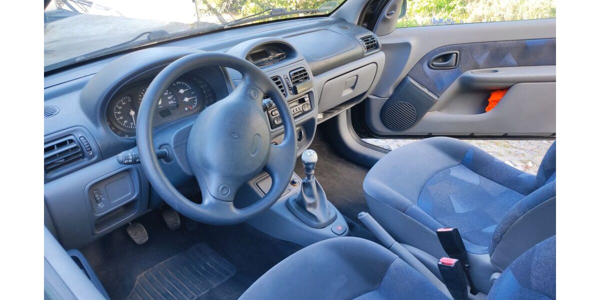 Renault Clio 122.800 km 1.900 &euro; Solingen 42657