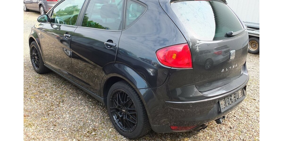 Seat Altea STYLE NAVI AHK KLIMAAUT PARKPILOT neuer Zahn 165.222 km 4.908 &euro; Köln 50858
