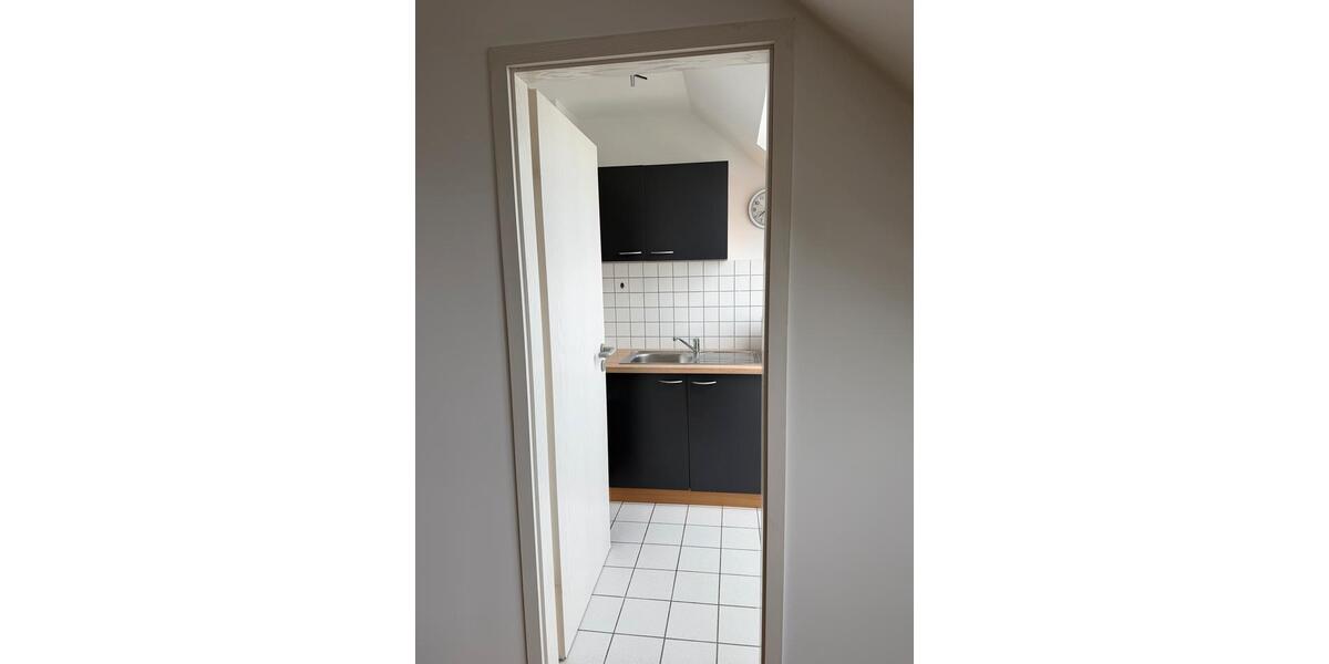Dachgeschoßwohnung Leverkusen Schlebusch - 2 Zimmer, 34 m&sup2;, 850&euro; | Angebot:26597844