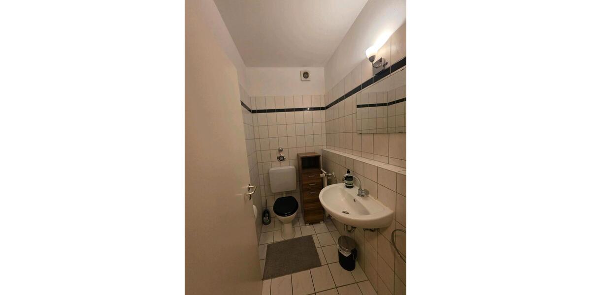 Etagenwohnung Düsseldorf Stadtbezirk 8 - 2 Zimmer, 70 m&sup2;, 1.620&euro; | Angebot:25960270