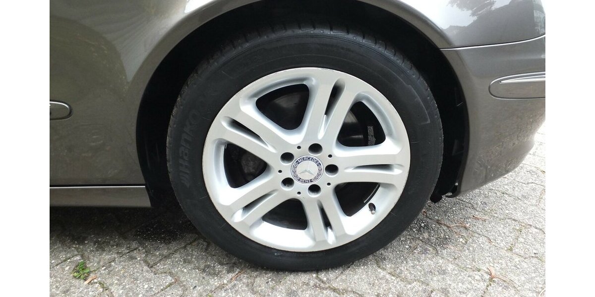 Mercedes-Benz E 230 T AVANTGARDE COMAND EL.DACH/HECKKLAPPE PTS 162.511 km 11.704 &euro; Köln 50858