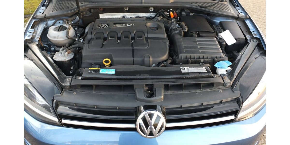 VW Golf VII COMFORTLINE PANORAMADACH KLIMAAUTOMATIK 1 150.000 km 9.908 &euro; Köln 50858