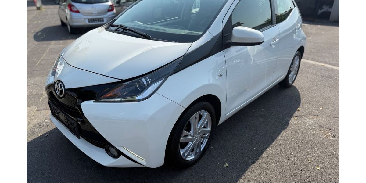 Toyota Aygo (X) 60.544 km 5.990 &euro; Köln 51065