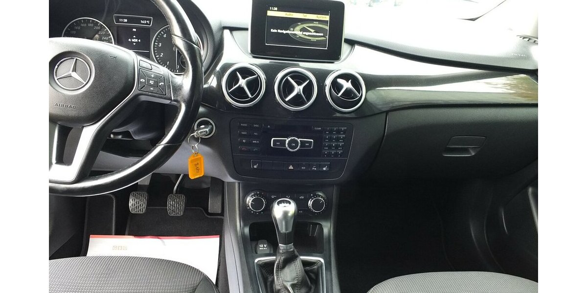 Mercedes-Benz B 180 NAVI EINPARKHILFE SHZ START-STOP 133.214 km 8.998 &euro; Köln 50858