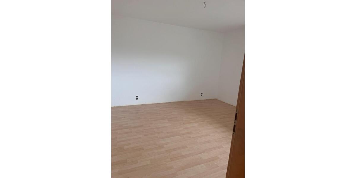 Etagenwohnung Wermelskirchen - 3 Zimmer, 101 m&sup2;, 1.200&euro; | Angebot:26400653