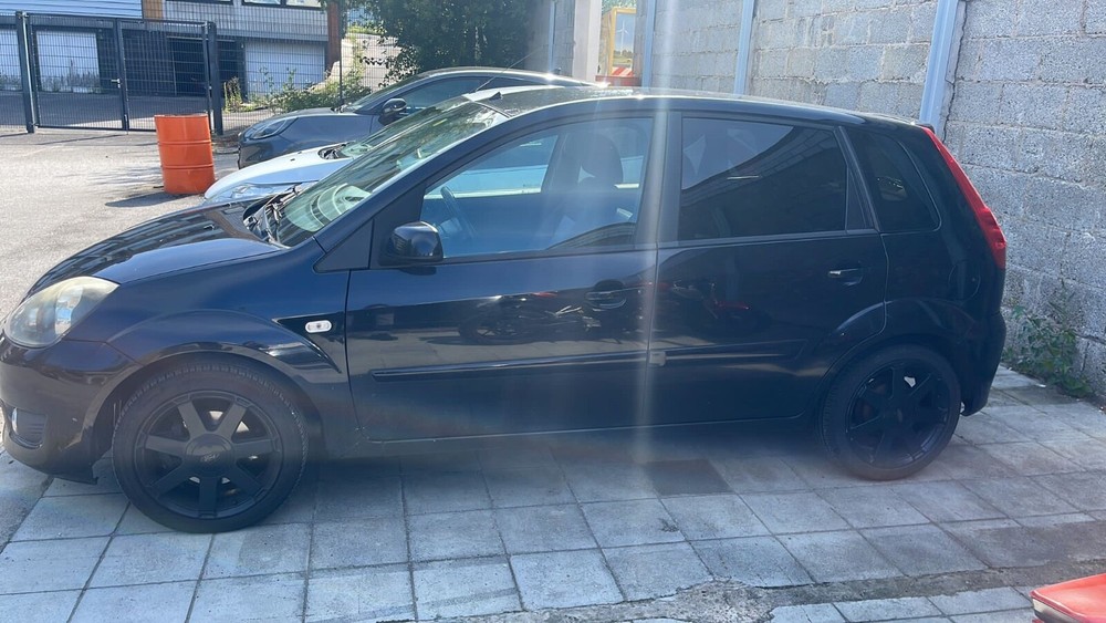 Ford Fiesta 200.000 km 1.800 &euro; Köln 50667