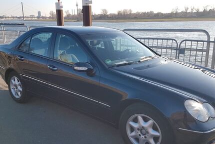 Mercedes-Benz 200 195.100 km 999 &euro; Düsseldorf 40476