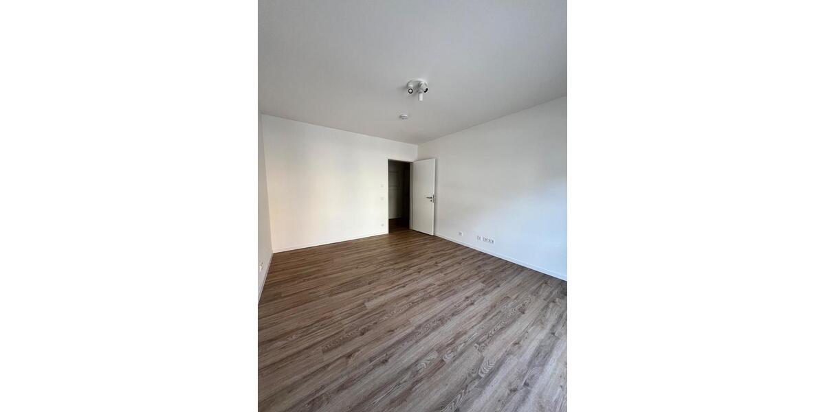 Erdgeschoßwohnung Langenfeld (Rheinland) - 2 Zimmer, 62 m&sup2;, 950&euro; | Angebot:26019351