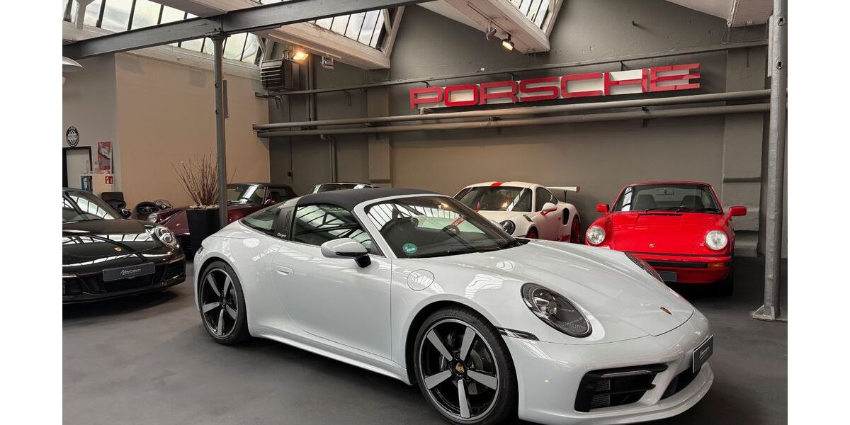 Porsche 992 6.057 km 153.800 &euro; Leichlingen (Rheinland) 42799