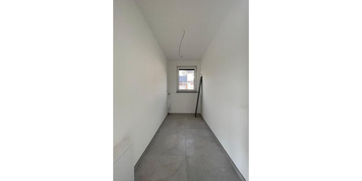 Erdgeschoßwohnung Bergisch Gladbach Alt-Frankenforst - 3 Zimmer, 80 m&sup2;, 1.500&euro; | Angebot:26022718