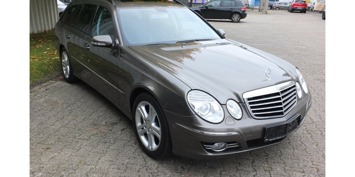 Mercedes-Benz E 230 T AVANTGARDE COMAND EL.DACH/HECKKLAPPE PTS 162.511 km 11.704 &euro; Köln 50858