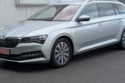 Skoda Superb 151.400 km 16.065 &euro; Düsseldorf 40589