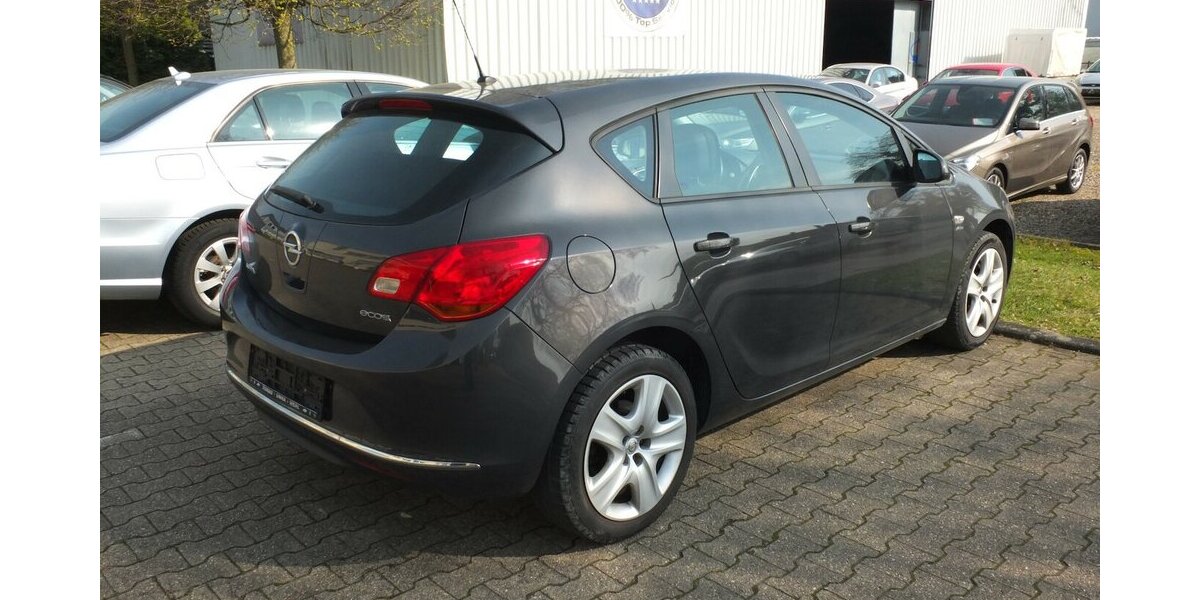 Opel Astra ACTIVE KLIMAANLAGE 17 ZOLL LMF TEMPOMAT 92.855 km 7.908 &euro; Köln 50858