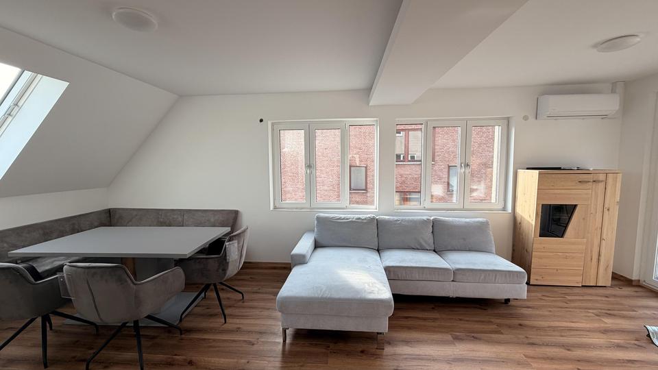 Maisonettenwohnung Düsseldorf Stadtbezirk 8 - 5 Zimmer, 95 m&sup2;, 2.800&euro; | Angebot:24600357