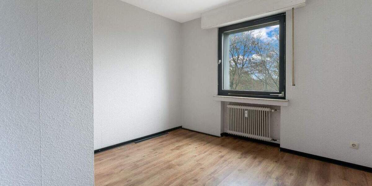 Etagenwohnung Bergheim Ahe - 4 Zimmer, 90 m&sup2;, 110.000&euro; | Angebot:25738406