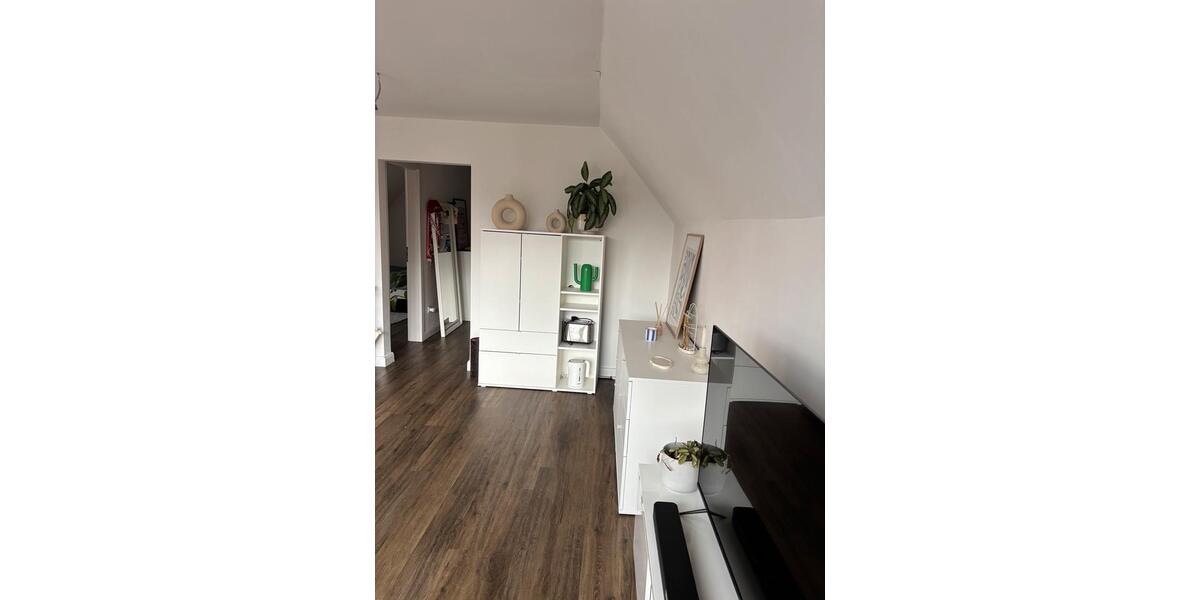 Dachgeschoßwohnung Pulheim - 2 Zimmer, 38 m&sup2;, 680&euro; | Angebot:25995539