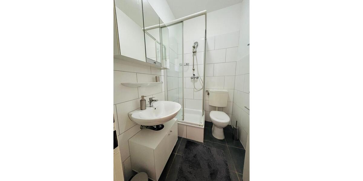 Etagenwohnung Düsseldorf Oberbilk - 1 Zimmer, 42 m&sup2;, 1.250&euro; | Angebot:24475320