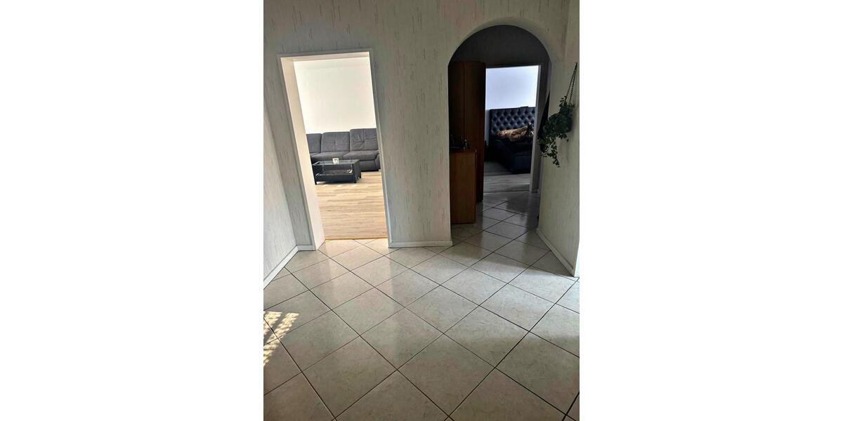 Etagenwohnung Bergheim - 4 Zimmer, 108 m&sup2;, 1.690&euro; | Angebot:25853068