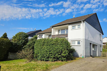 Haus Odenthal / Blecher Blecher - 4 Zimmer, 111 m&sup2;, 335.000&euro; | Angebot:26017456
