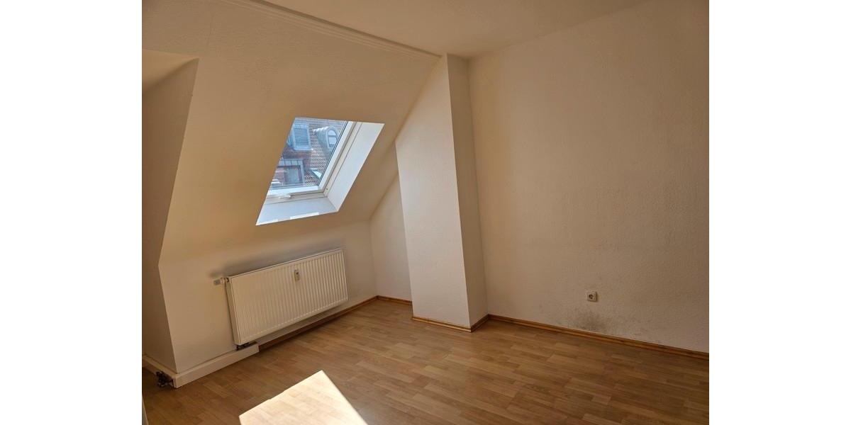 Dachgeschoßwohnung Grevenbroich - 3 Zimmer, 110 m&sup2;, 965&euro; | Angebot:26275228