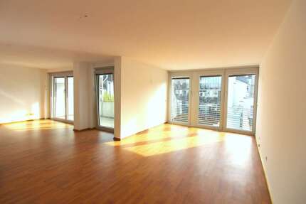 Wohnung Düsseldorf Altstadt - 2 Zimmer, 116 m&sup2;, 1.444&euro; | Angebot:25796504