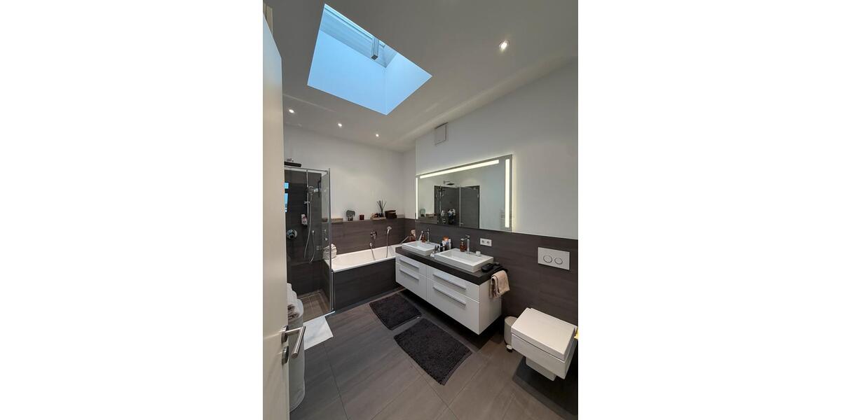 Einfamilienhaus Düsseldorf Stadtbezirk 2 - 4 Zimmer, 163 m&sup2;, 3.900&euro; | Angebot:25756632