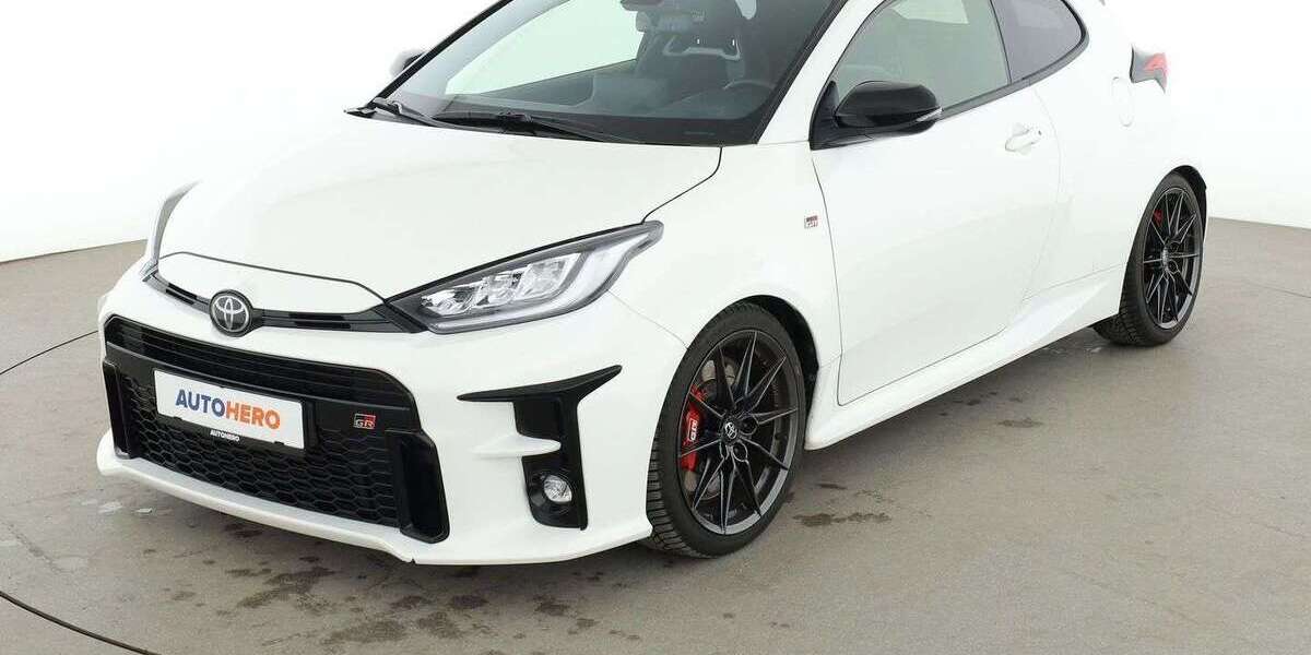 Toyota Yaris 25.016 km 35.590 &euro; Köln 50739