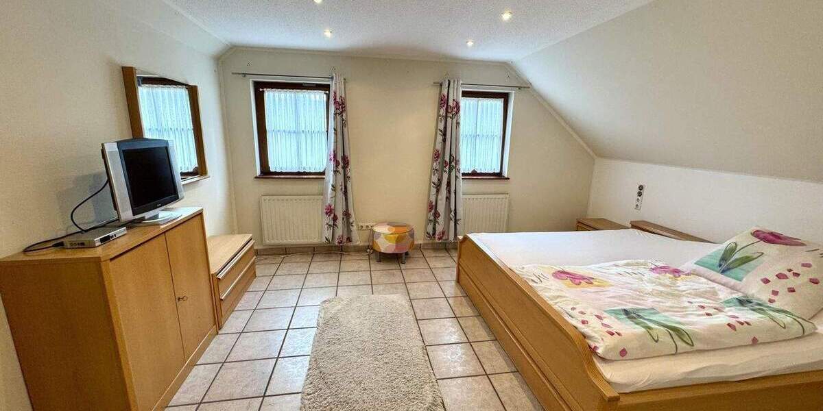 Mehrfamilienhaus, Wohnhaus Leverkusen Quettingen - 6 Zimmer, 191 m&sup2;, 599.000&euro; | Angebot:25844867