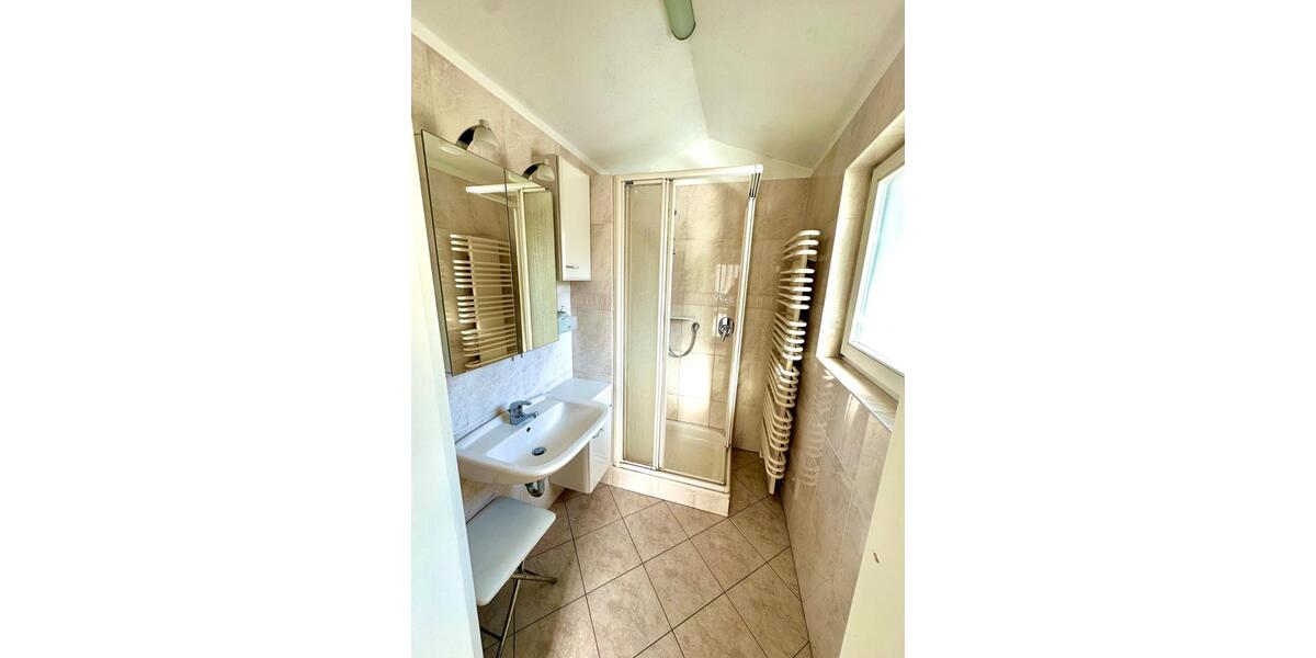 Etagenwohnung Köln Mülheim - 3 Zimmer, 100 m&sup2;, 1.100&euro; | Angebot:25590253