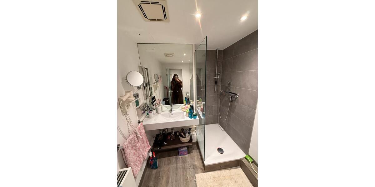 Etagenwohnung Düsseldorf Stadtbezirk 3 - 1 Zimmer, 35 m&sup2;, 1.100&euro; | Angebot:25146687