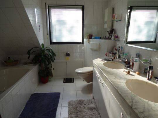 Mehrfamilienhaus, Wohnhaus Hürth Fischenich - 6 Zimmer, 650.000&euro; | Angebot:25837766