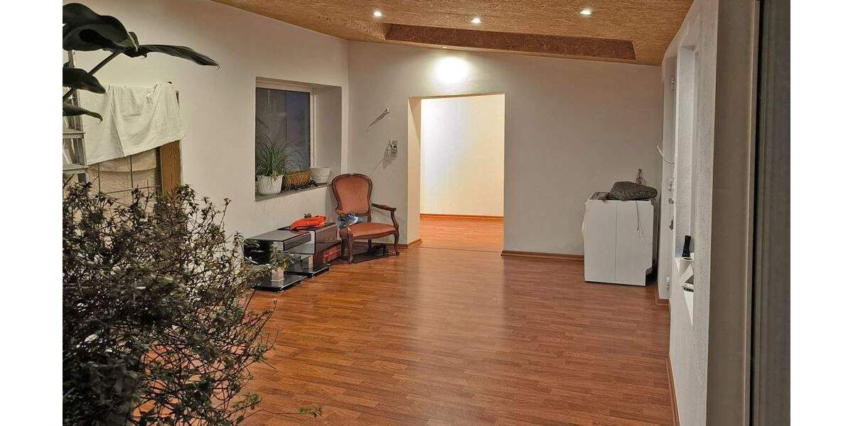 Reihenmittelhaus Düsseldorf Lierenfeld - 3 Zimmer, 130 m&sup2;, 425.000&euro; | Angebot:25695118