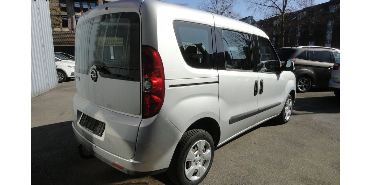 Opel Combo Edition 1,6 d Klima PDC SHZ AHK 5Sitzer 124.000 km 6.390 &euro; Neuss 41462