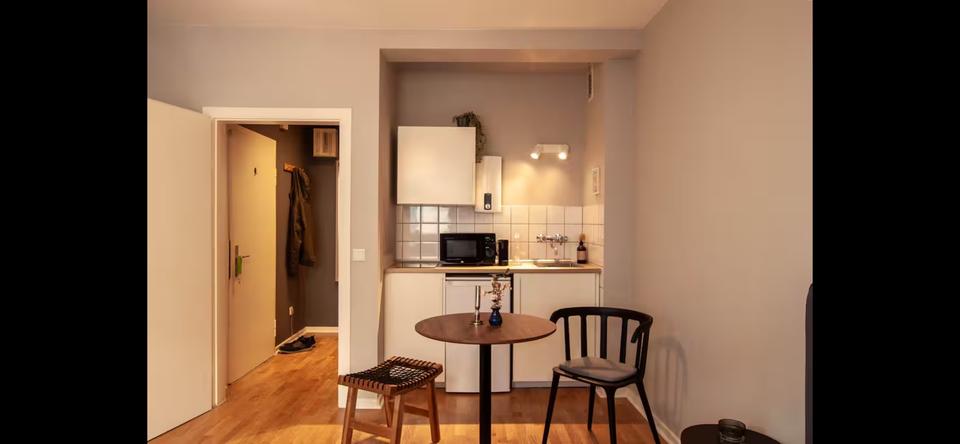 Etagenwohnung Düsseldorf Stadtbezirk 3 - 1 Zimmer, 30 m&sup2;, 1.080&euro; | Angebot:25993006