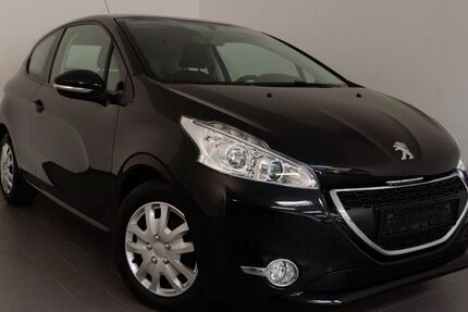 Peugeot 208 113.000 km 4.499 &euro; Köln 50827