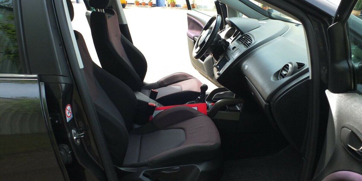 Seat Altea STYLE NAVI AHK KLIMAAUT PARKPILOT neuer Zahn 165.222 km 4.908 &euro; Köln 50858