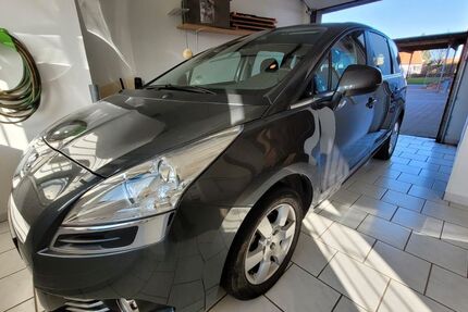 Peugeot 5008 53.000 km 6.450 &euro; Düsseldorf 40599