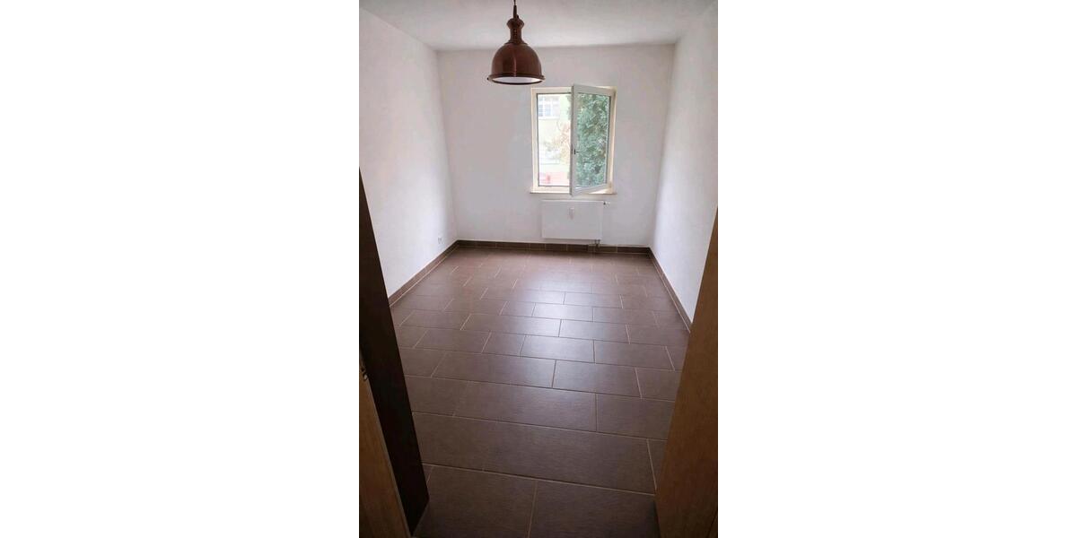 Hochparterre Köln - 2 Zimmer, 61 m&sup2;, 800&euro; | Angebot:25510510