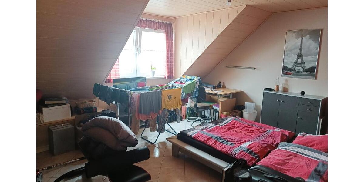 Dachgeschoßwohnung Bergisch Gladbach Gronau - 3 Zimmer, 85 m&sup2;, 960&euro; | Angebot:26606875