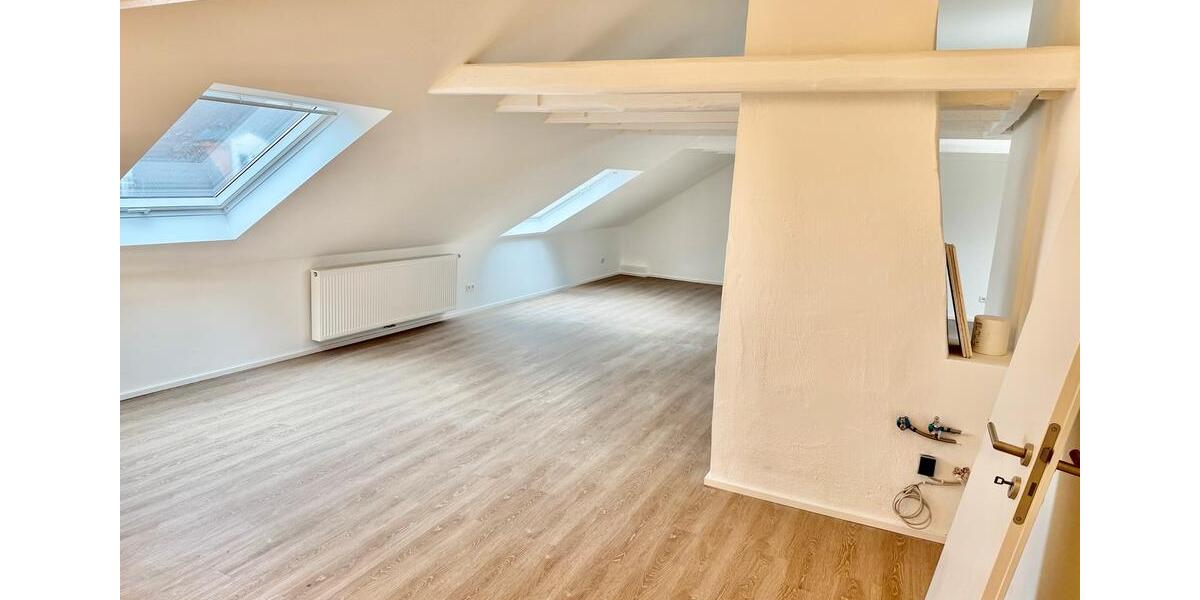 Dachgeschoßwohnung Köln Rodenkirchen - 4 Zimmer, 137 m&sup2;, 1.521&euro; | Angebot:25414878