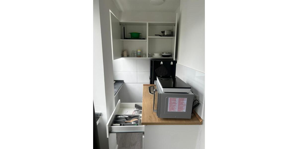 Etagenwohnung Köln Rodenkirchen - 1.5 Zimmer, 27 m&sup2;, 690&euro; | Angebot:23744615