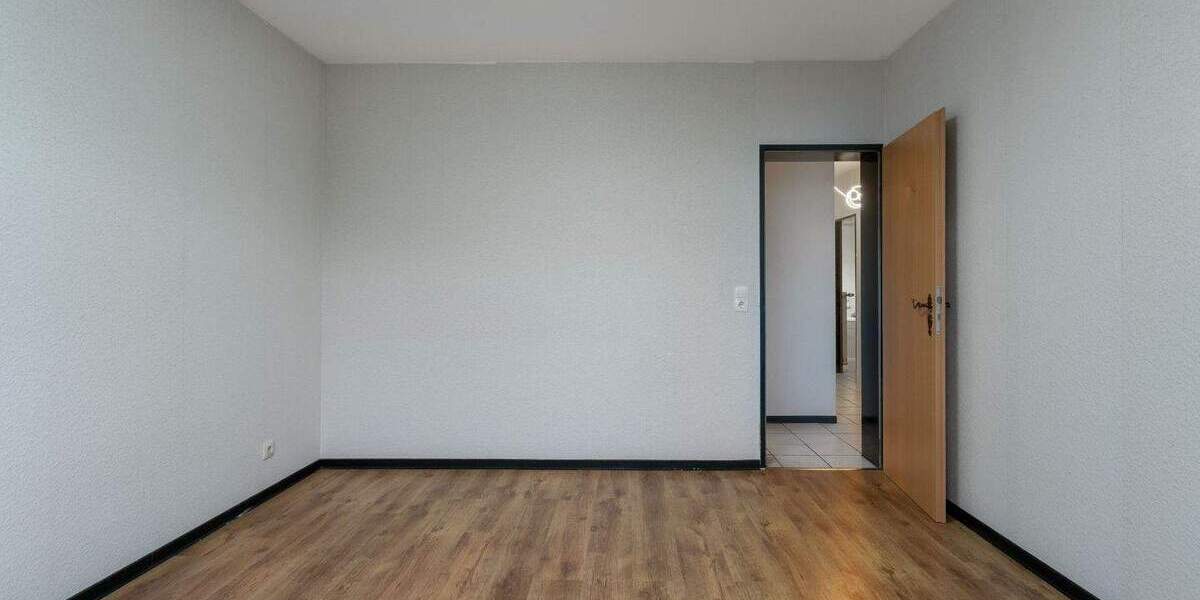 Etagenwohnung Bergheim Ahe - 4 Zimmer, 90 m&sup2;, 110.000&euro; | Angebot:25738406