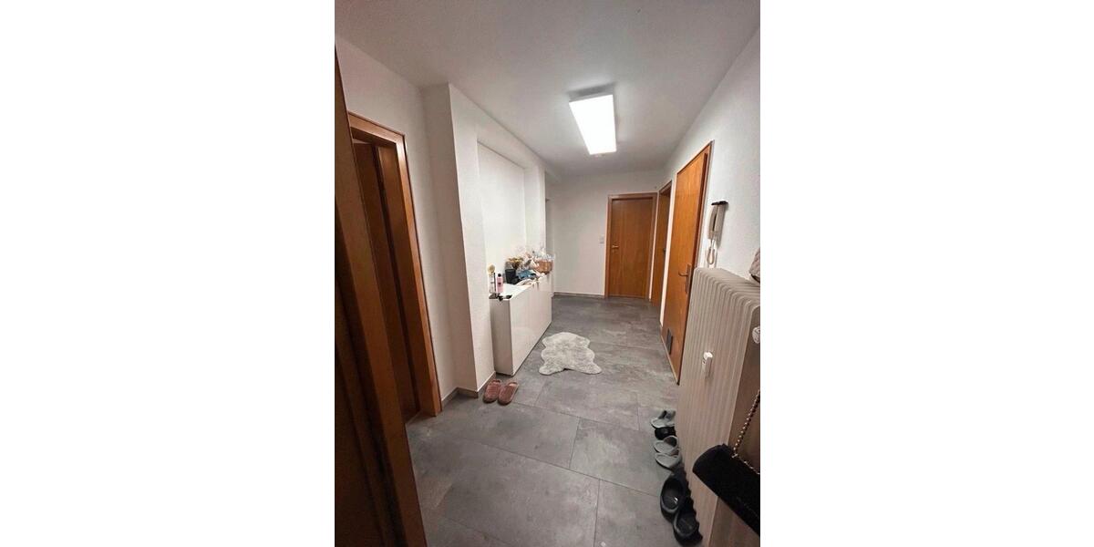 Etagenwohnung Hürth - 3 Zimmer, 111 m&sup2;, 1.400&euro; | Angebot:25355980